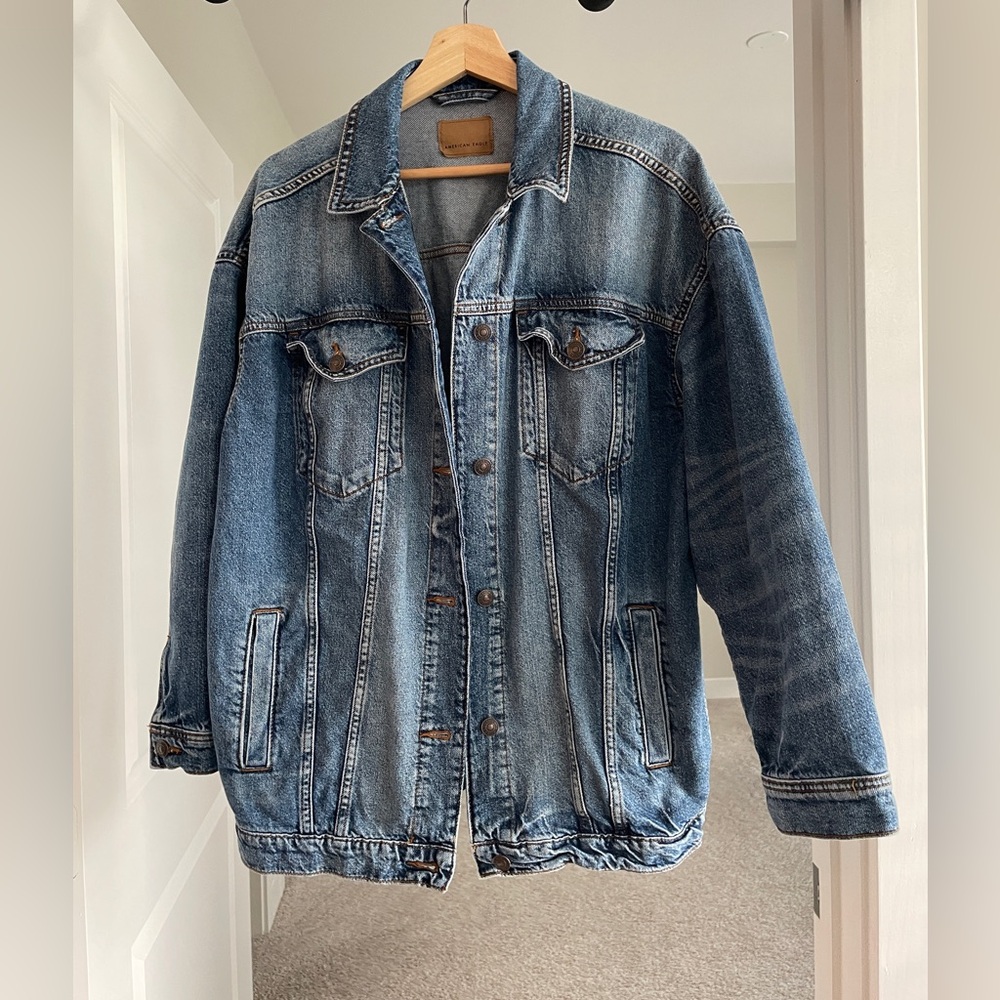 American Eagle super oversized jeans jacket. New worn once.